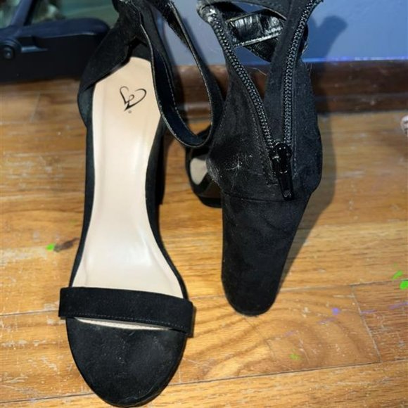 Black Velvet Heels - Picture 1 of 2